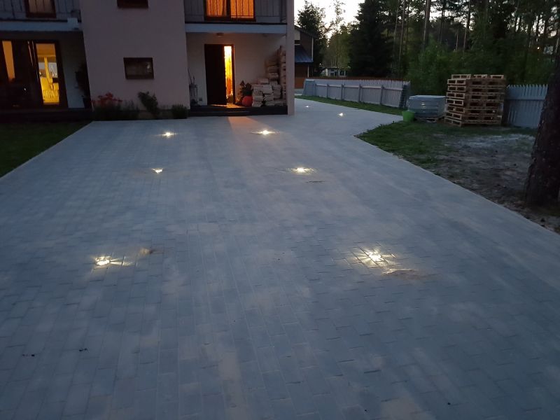 Driveway and Garage Lighting